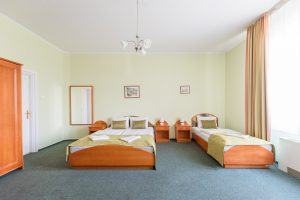 baross-city-hotel-quadruple-room