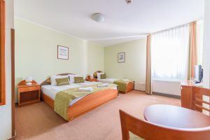 baross-city-hotel-triple-room