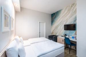 atrium-fashion-hotel-standard-room-extra-bed